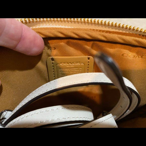 COACH
Crossbody with Patchwork Tea Rose - Picture 8 of 12